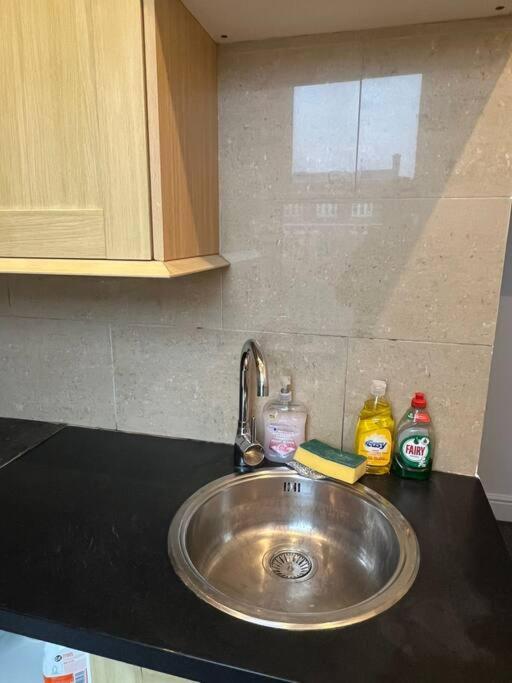 Apartament 001- Lovely 3-bedroom Very Close To Oxford Street *