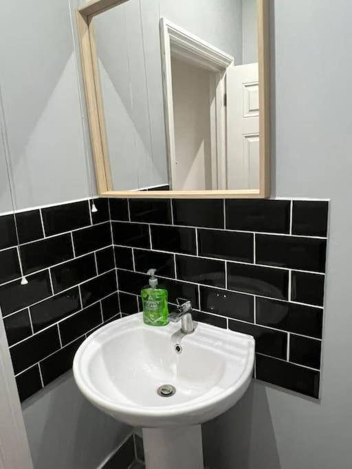 Appartamento 001- Lovely 3-bedroom Very Close To Oxford Street